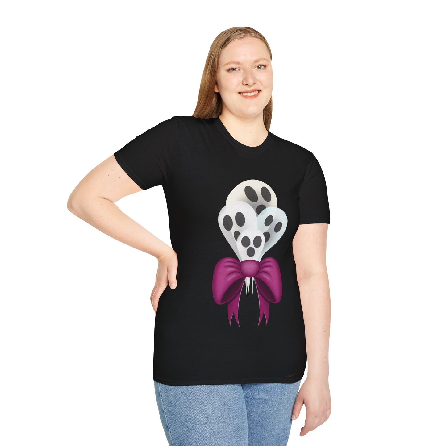 Ghostly Boo-quet T-Shirt, funny romantic Halloween shirt.
