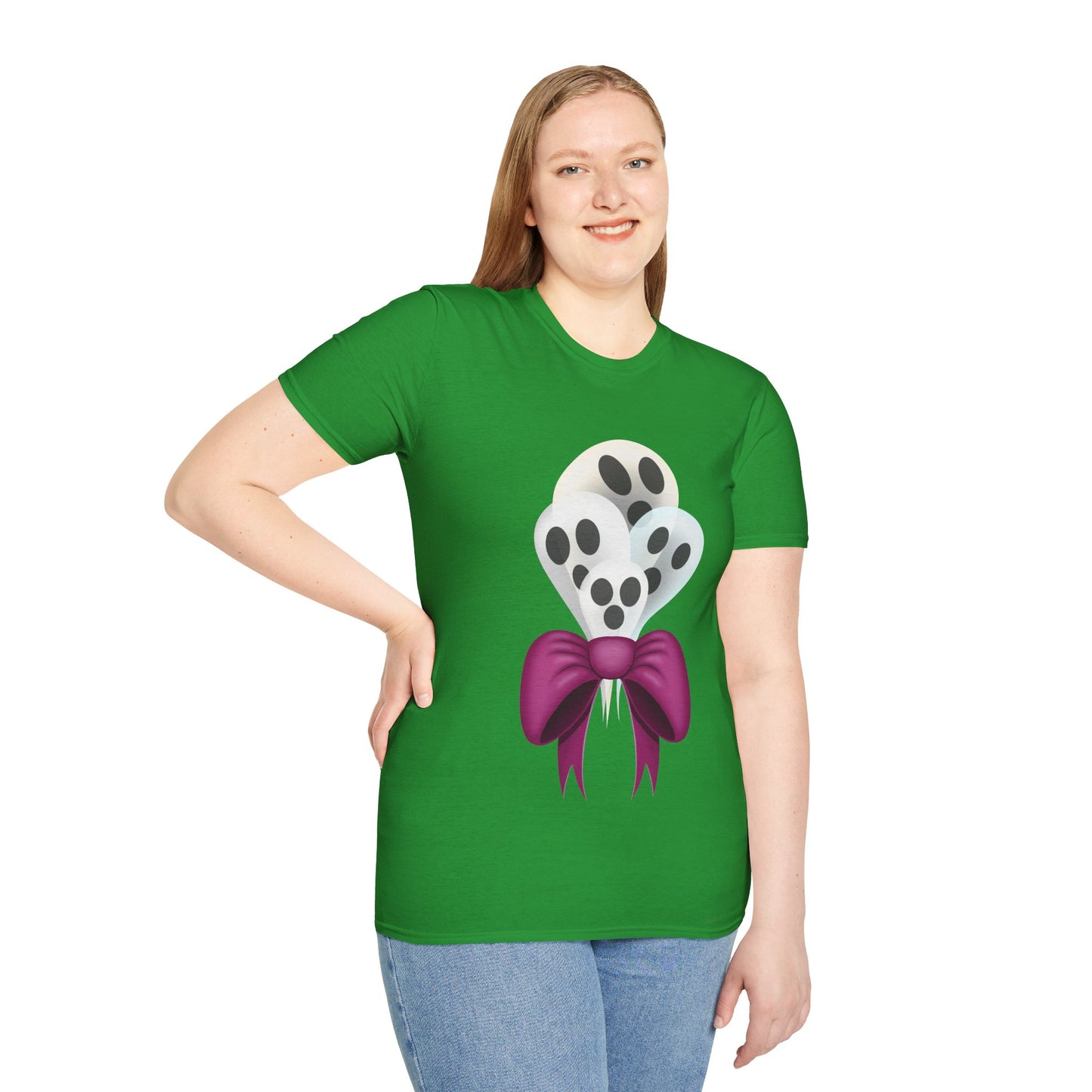 Ghostly Boo-quet T-Shirt, funny romantic Halloween shirt.